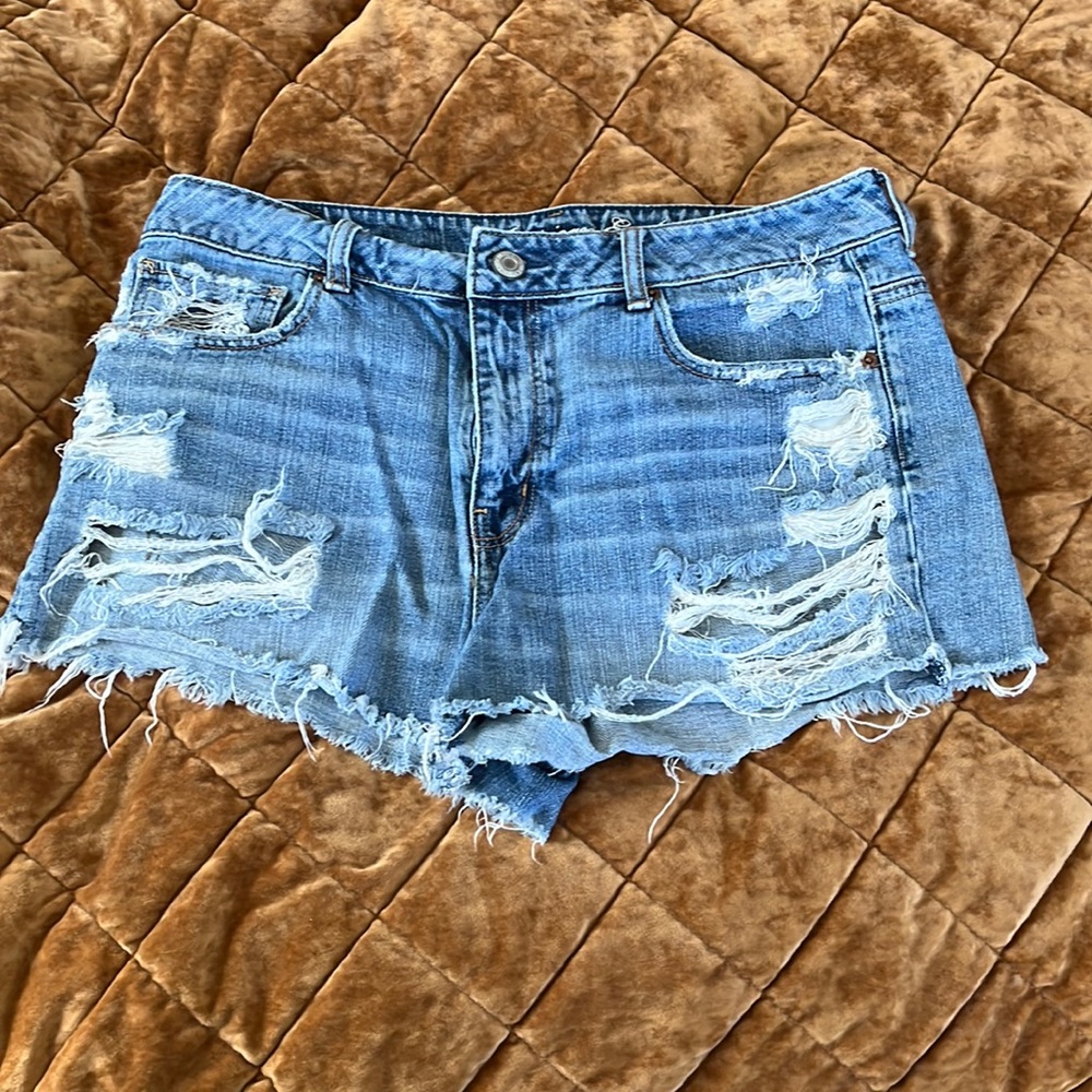 Size 14 American eagle shorts